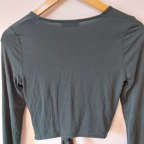 Aritzia Babaton Jeronimo Longsleeves Crop Top - Picture 7 of 9
